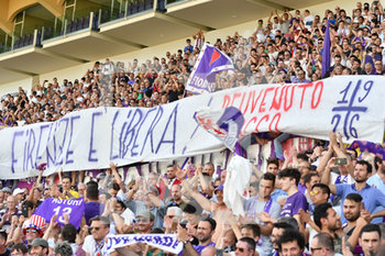 2019-06-07 - I tifosi della Fiorentina alla presentazione del nuovo Proprietario Rocco Commisso - PRESENTAZIONE NUOVO PROPRIETARIO DELLA FIORENTINA - ROCCO COMMISSO - ITALIAN SERIE A - SOCCER